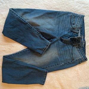 Universal thread jeans size 6 short